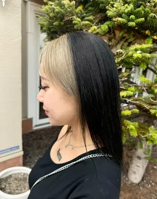 ロング カラー 𝒇𝒍𝒂𝒕/ 𝐇𝐈𝐍𝐀のヘアスタイル