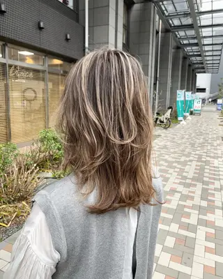 ミディアム カラー レイヤー×縮毛矯正 深見 拓のヘアスタイル