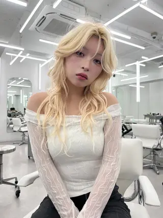 セミロング 透明感カラー✨🩵 韓国ヘアkanatoのヘアスタイル