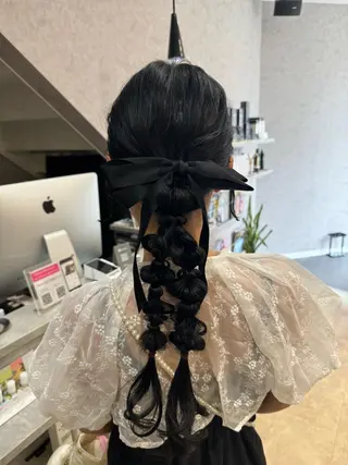 ヘアアレンジ Rio/ヘアセット/ ハイトーンカラーのヘアスタイル