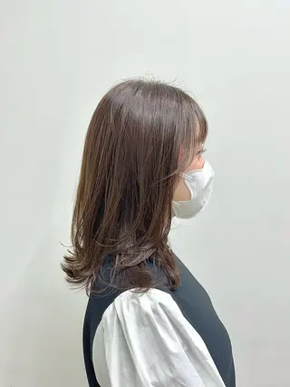 セミロング カラー 山本 佳奈のヘアスタイル