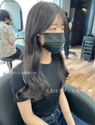 ロング レイヤーカット、 大人可愛い　中村美羅のヘアスタイル