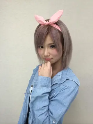 ショート カラー ヘアアレンジ ハイトーン Arphyのヘアスタイル