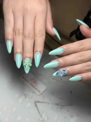 ネイル 💕鈴木ユリ パラジェル/オフ無料のネイルデザイン