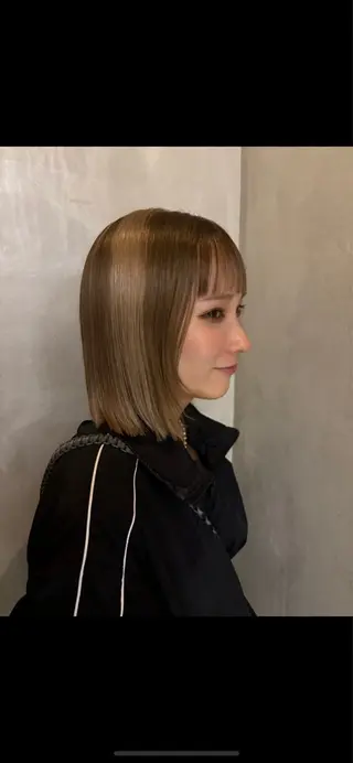 ショート カラー 💫レイヤーカット 💫ブリーチ💫サキのヘアスタイル