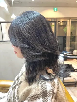ミディアム 小山 ヨシタカのヘアスタイル
