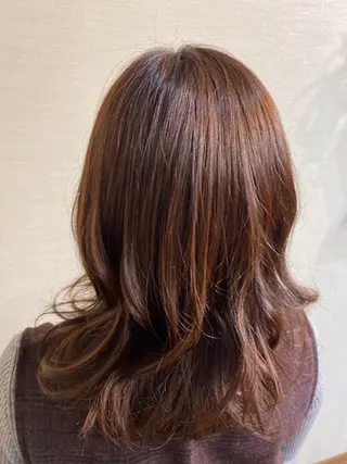 ミディアム カラー Tr　Spa Salon Careのヘアスタイル