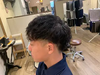 ショート パーマ メンズ veretta .所属・✒️ハイトーン/ メンズ特化　Rikuのヘアスタイル