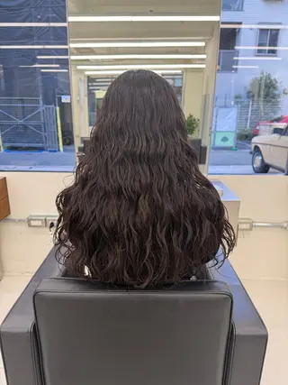 ロング カラー パーマ 表参道/赤み無し 透明感 colorのヘアスタイル