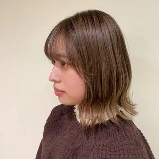 ミディアム カラー 山田 里美のヘアスタイル