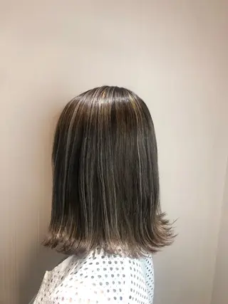 ミディアム カラー 新井 友菜のヘアスタイル