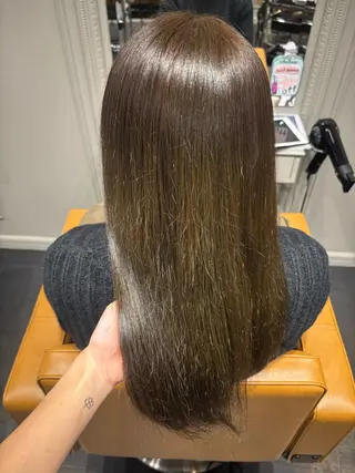 ロング 小西 莉央のヘアスタイル