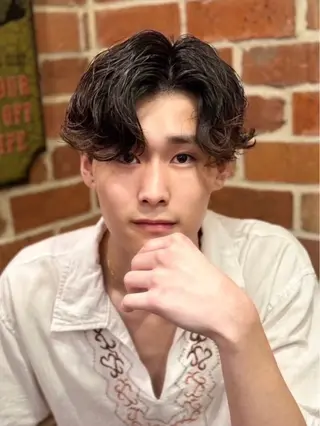 パーマ ヒロ銀座　並木新橋店所属・ヨシダ リノのヘアスタイル