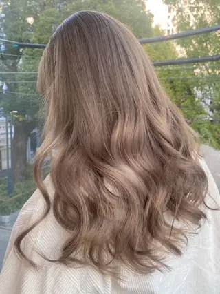 セミロング カラー 鈴木/ミルクティー/ ブリーチ/ボブ/のヘアスタイル