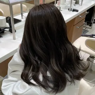 セミロング カラー レナーク・ソワン るうかのヘアスタイル