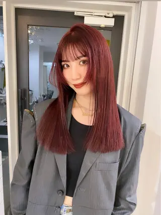 ロング カラー 室屋 鈴音のヘアスタイル