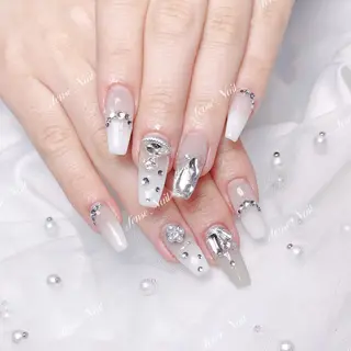 ネイル 🦋 Queenieのネイルデザイン