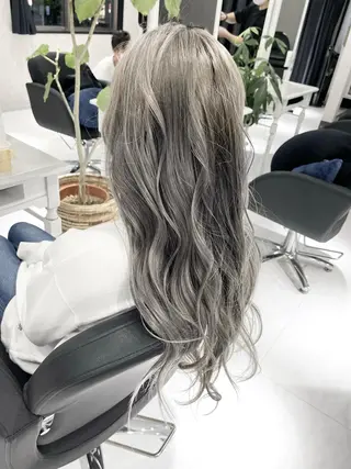 ロング カラー 穐山 翔のヘアスタイル