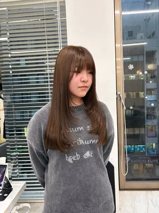 カラー 透明感ベージュ🤎 ナチュラルレイヤーのヘアスタイル