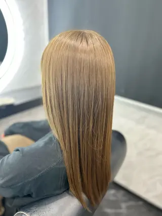 カラー 成安 雪菜のヘアスタイル