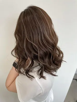 ミディアム LINOET  nagoya所属・手島 カミラのヘアスタイル