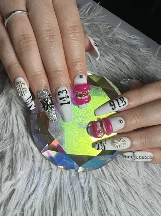 ネイル シェヌネイル JURAのネイルデザイン