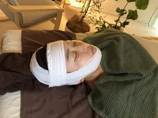 ミディアム 小顔専門 ヘッドスパ【jiu】のエステ・リラクイメージ