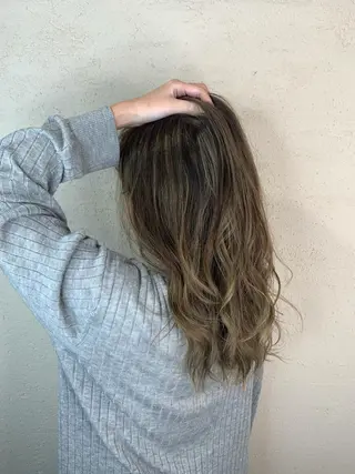 セミロング 新宿メンズパーマ メンズバレイヤージュのヘアスタイル