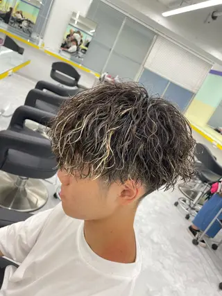 ミディアム カラー パーマ ヘアアレンジ メンズ 艶カラー の達人のヘアスタイル