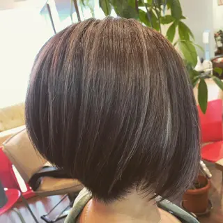 ショート カラー coupe ciseauxのヘアスタイル