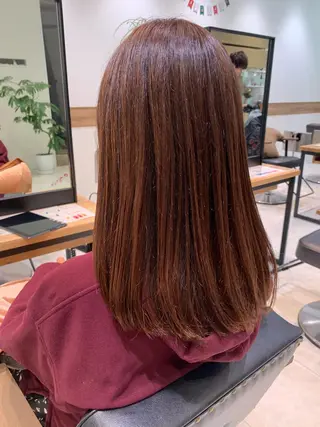 セミロング 近 紗理奈のヘアスタイル