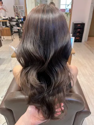 ロング レイヤーカット ✨️進藤ひかりのヘアスタイル