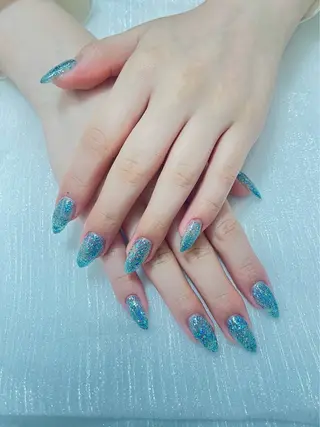 ネイル y‘s SALON所属・ト トのネイルデザイン