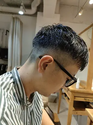 ショート ⭕鏡のような劇艶/ 賀川サトシ⭕️のヘアスタイル