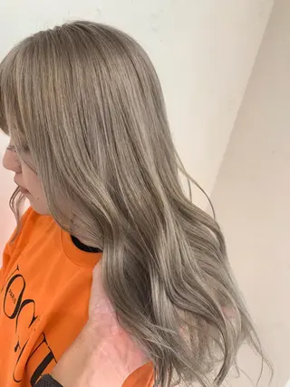 ロング Eliss 堀江のヘアスタイル