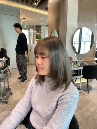 ミディアム 松田 恋のヘアスタイル