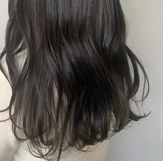 ロング カラー 小森 衣純のヘアスタイル