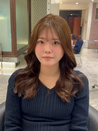 セミロング カラー コテ巻き風パーマ 銀座RINOSEのヘアスタイル