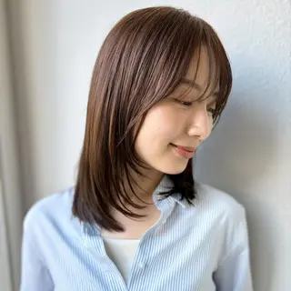 セミロング 艶髪ストレート❇️ レイヤー❇️出町光流のヘアスタイル