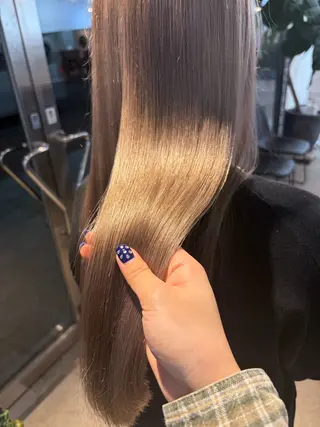 カラー ルチア　パリ所属・ブリーチモデル yunaのヘアスタイル