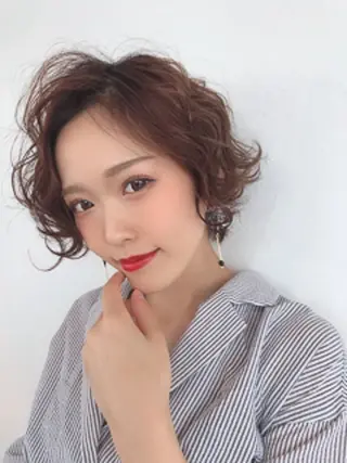 ショート カラー 美髪専門店カヴァリ ＴＯＲＵのヘアスタイル