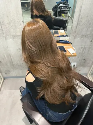 ロング ayano /レイヤー/艶カラーのヘアスタイル
