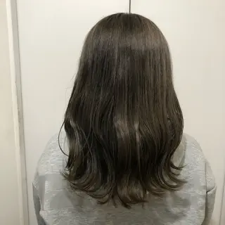 セミロング 高津 千慧のヘアスタイル