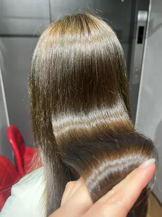 ロング Vis ill所属・イリオモテ レナのヘアスタイル