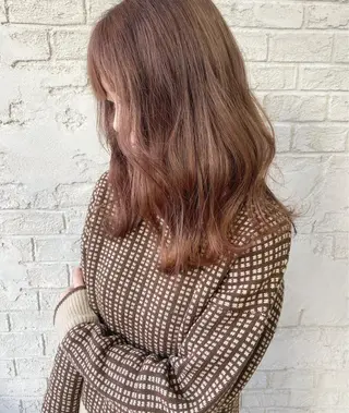 ロング カラー オリーブ/アッシュ やわらか透明感カラーのヘアスタイル