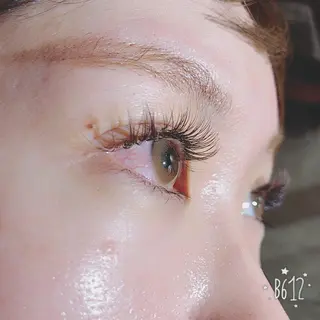 マツエク・マツパ ANNE梅田 GRACE店所属・ANNE chizuのマツエク・マツパデザイン