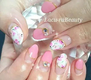 ネイル 小顔と腸の専門店 ラクーラビューティのエステ・リラクイメージ