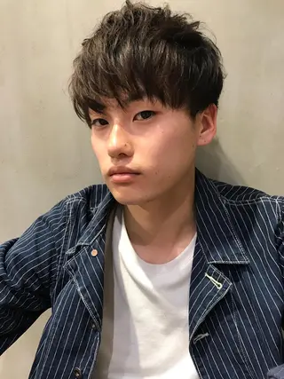 ショート カラー パーマ メンズ 平内 賢人のヘアスタイル