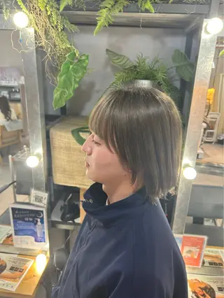 ショート カラー 溜 一太のヘアスタイル