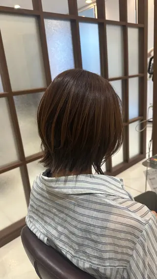 ミディアム 山上 佳奈子のヘアスタイル